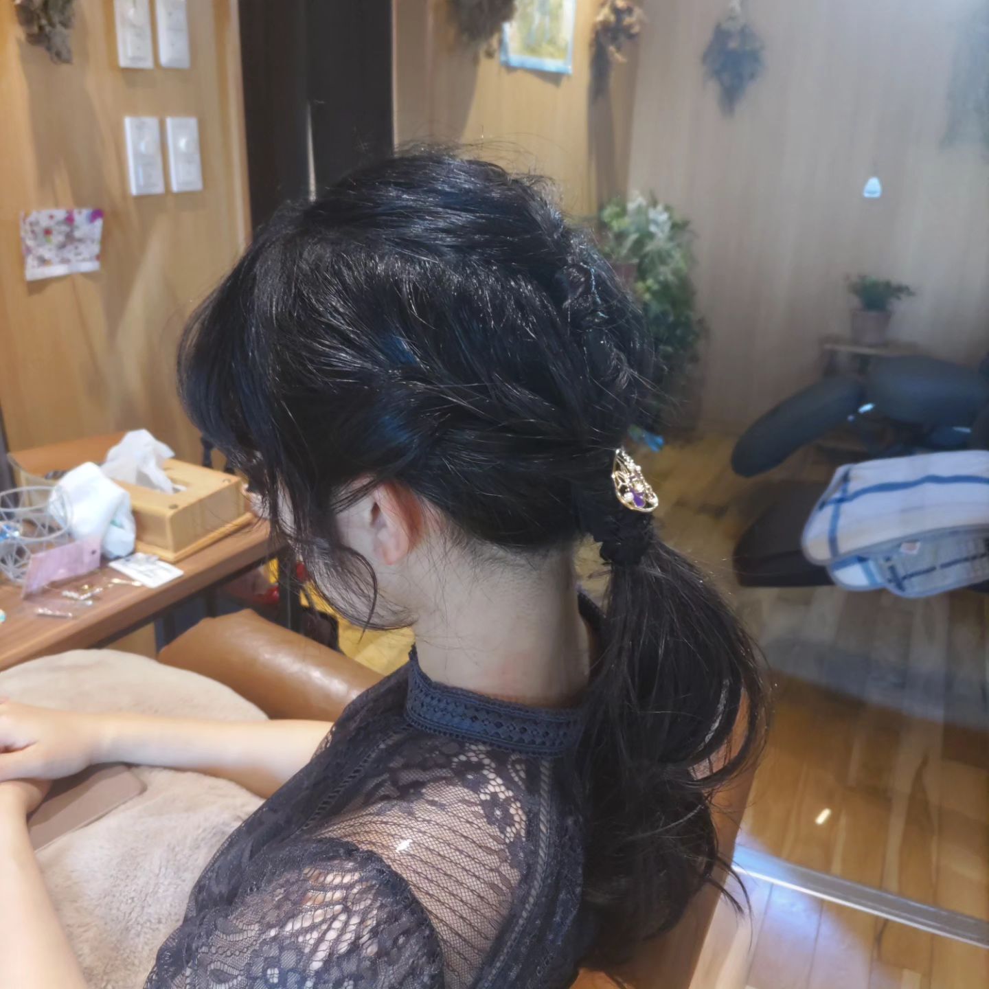 先日のお客様です(^^)

お友達の結婚式に出席されるとのことでヘアセットさせていただきました(*^^*)

ありがとうございました(*^^*)

ラー